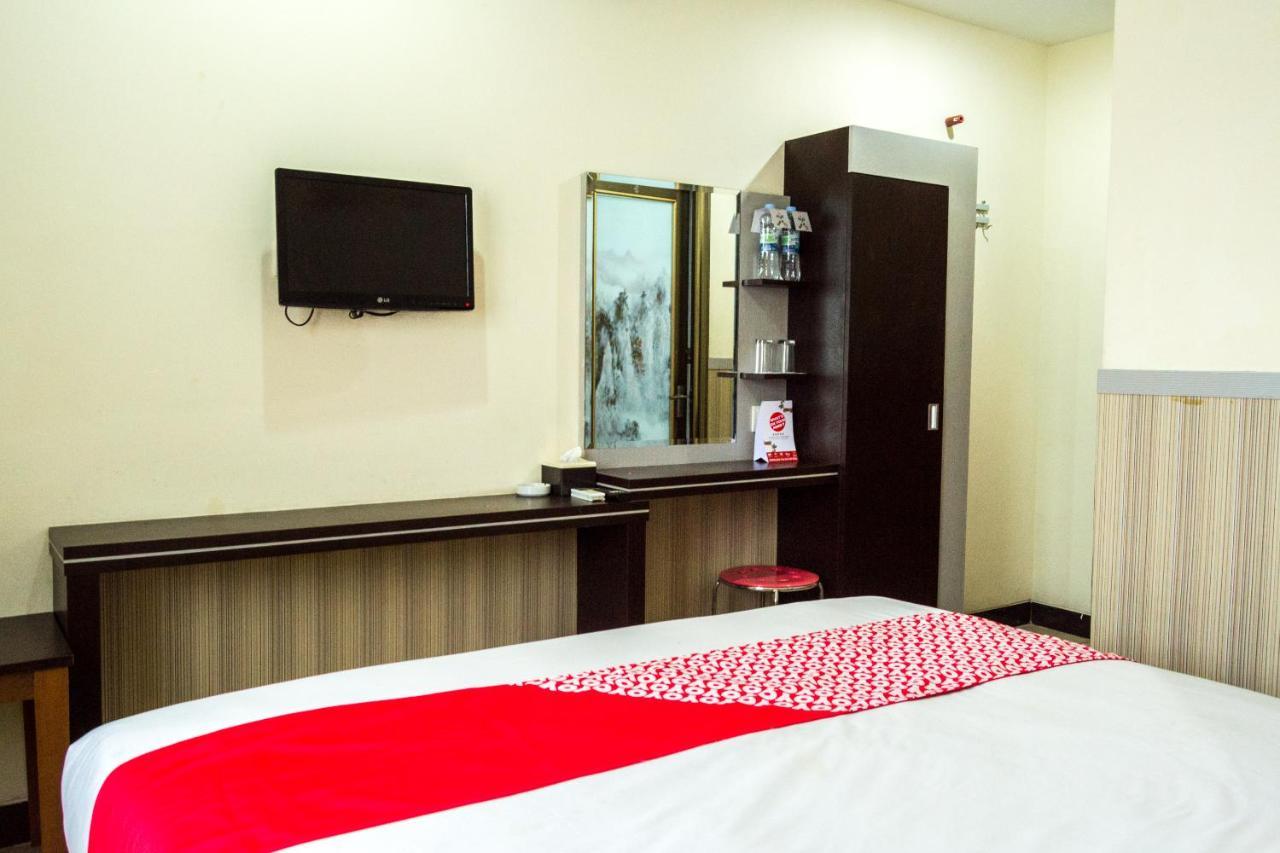 Collection O 625 Hotel Golden Gate Batam Exterior foto