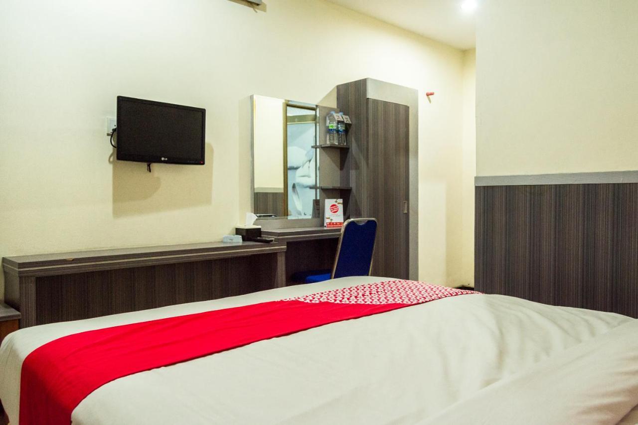 Collection O 625 Hotel Golden Gate Batam Exterior foto