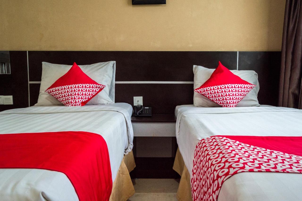 Collection O 625 Hotel Golden Gate Batam Exterior foto
