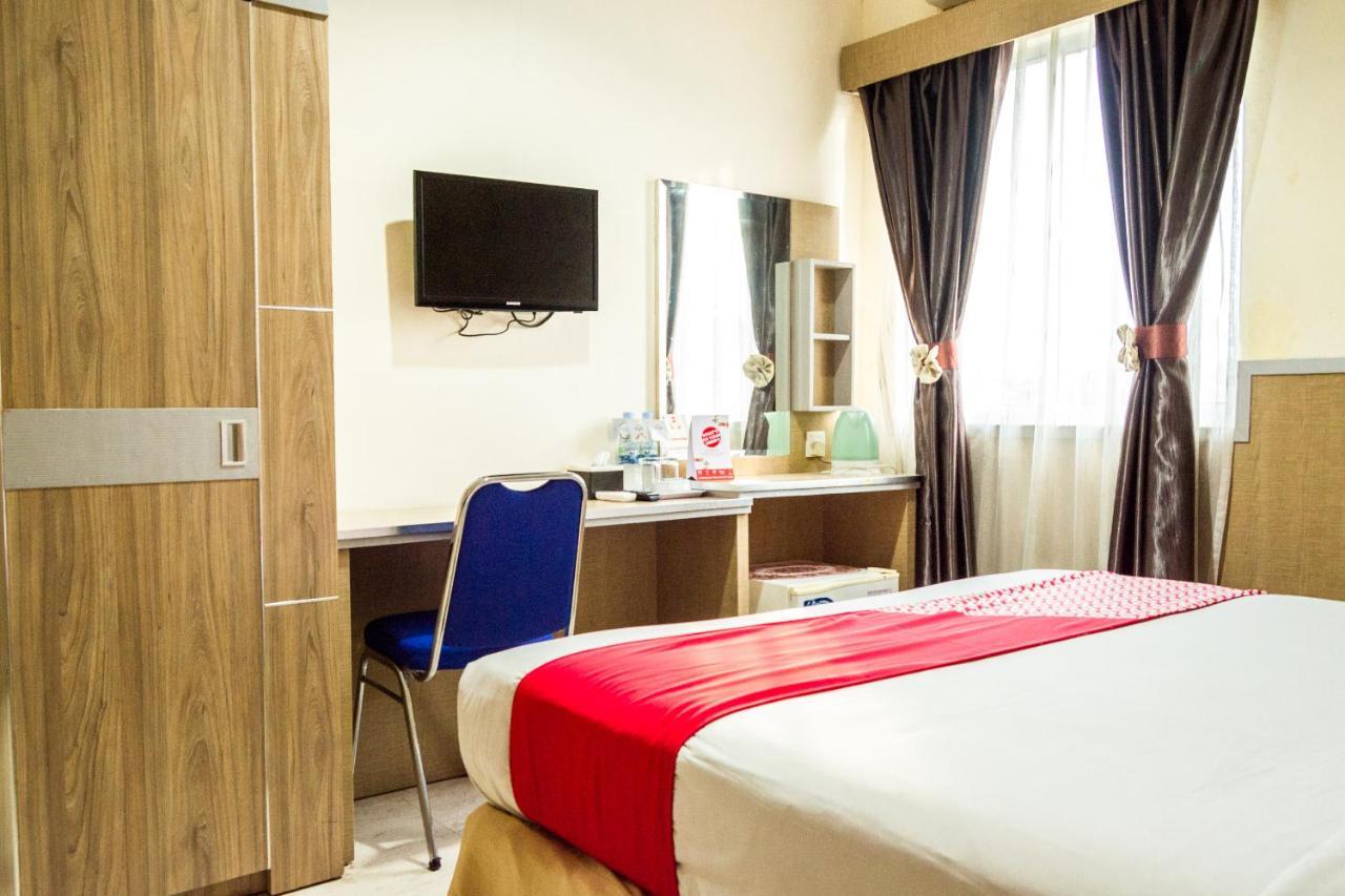 Collection O 625 Hotel Golden Gate Batam Exterior foto
