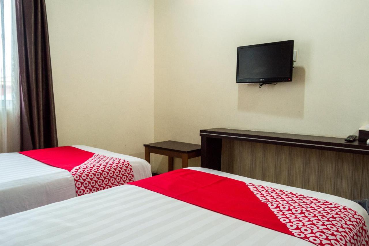 Collection O 625 Hotel Golden Gate Batam Exterior foto