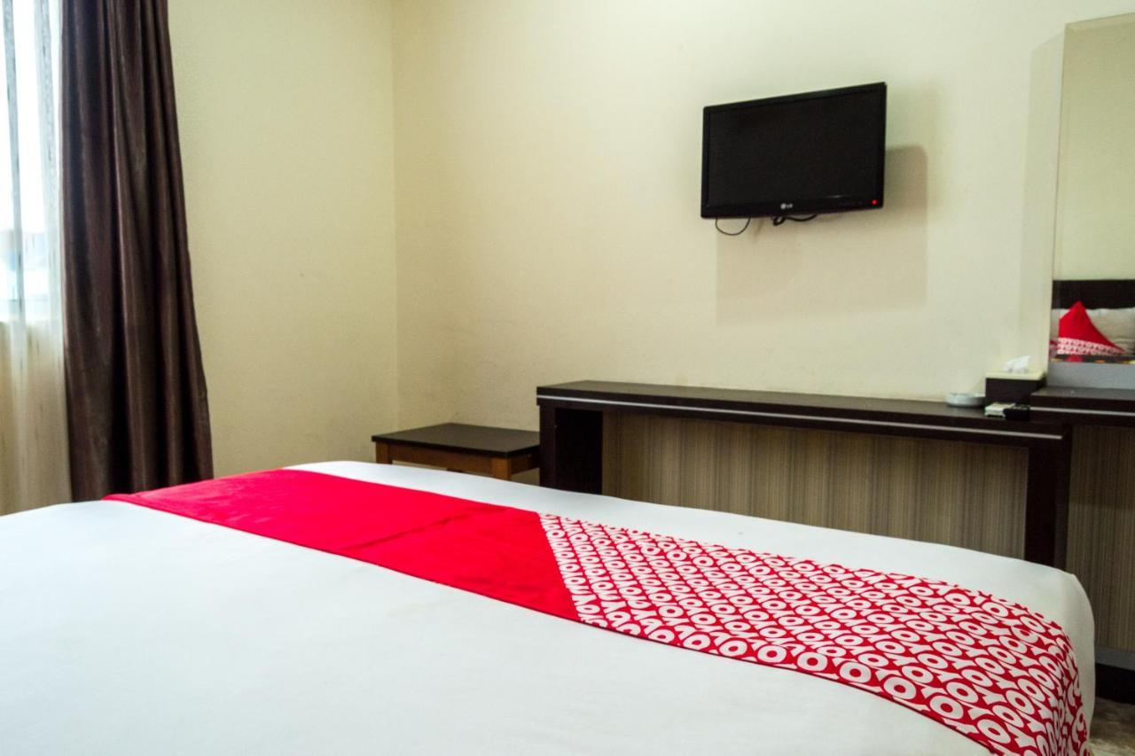 Collection O 625 Hotel Golden Gate Batam Exterior foto