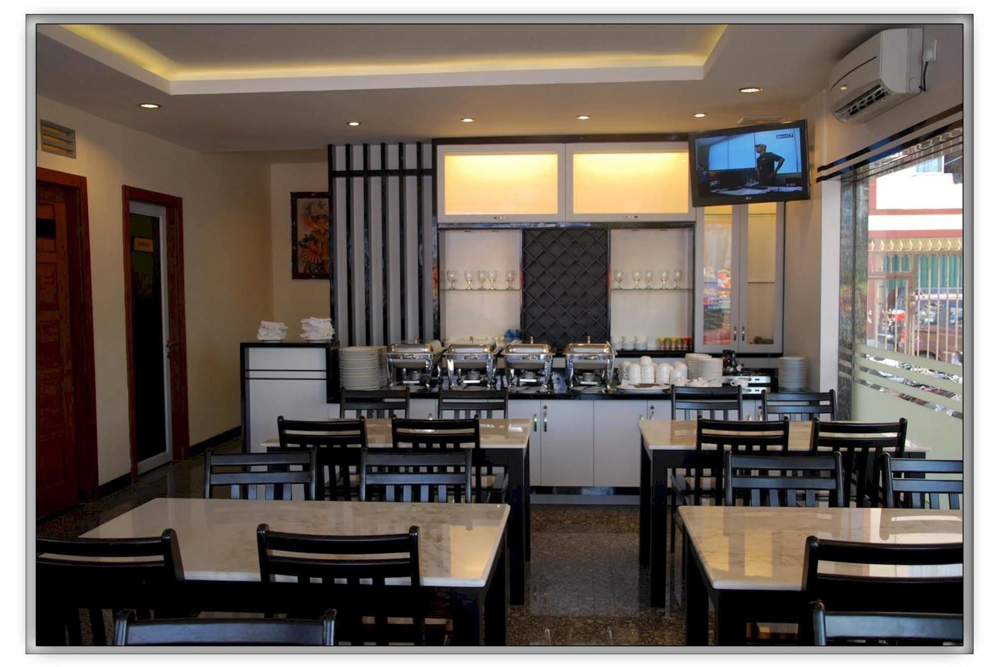 Collection O 625 Hotel Golden Gate Batam Exterior foto